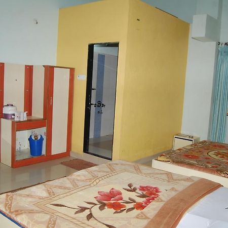 Hotel Krishna Park Resort 迪乌 外观 照片