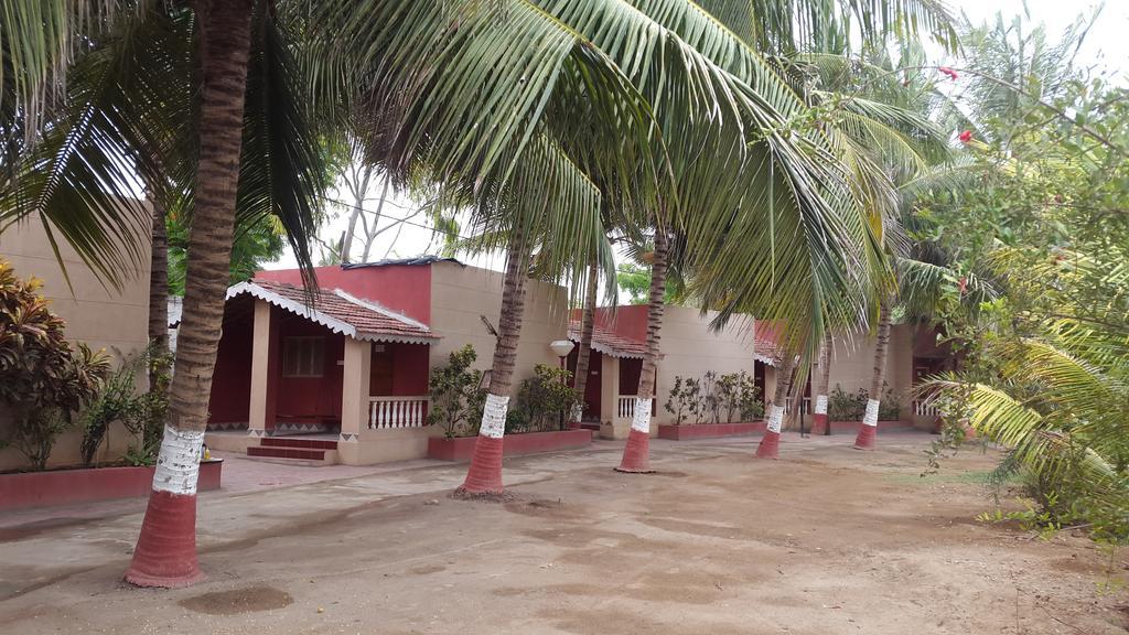 Hotel Krishna Park Resort 迪乌 外观 照片